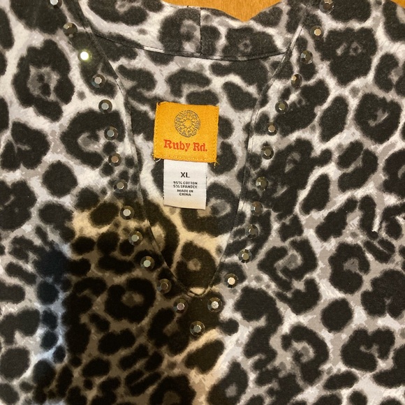 Ladies Size XL Ruby Rd Embellished Blouse - Picture 7 of 14
